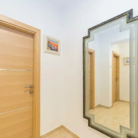 Lucic Apartment *